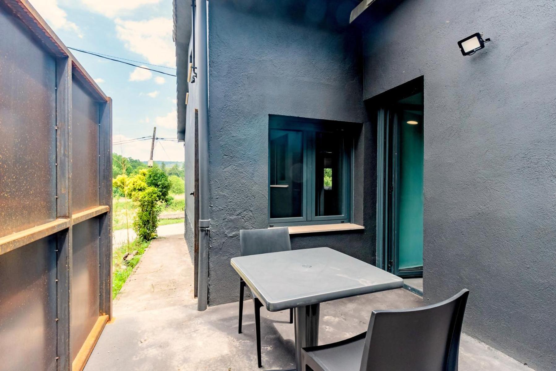 Black House Sorprendente Casa Estilo Industrial Holiday home Olot