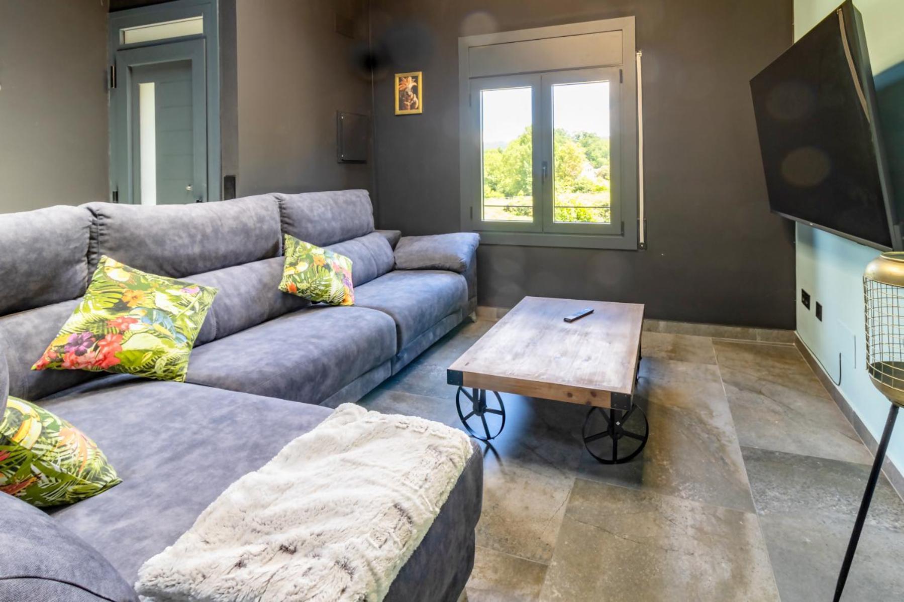 Black House Sorprendente Casa Estilo Industrial * Olot