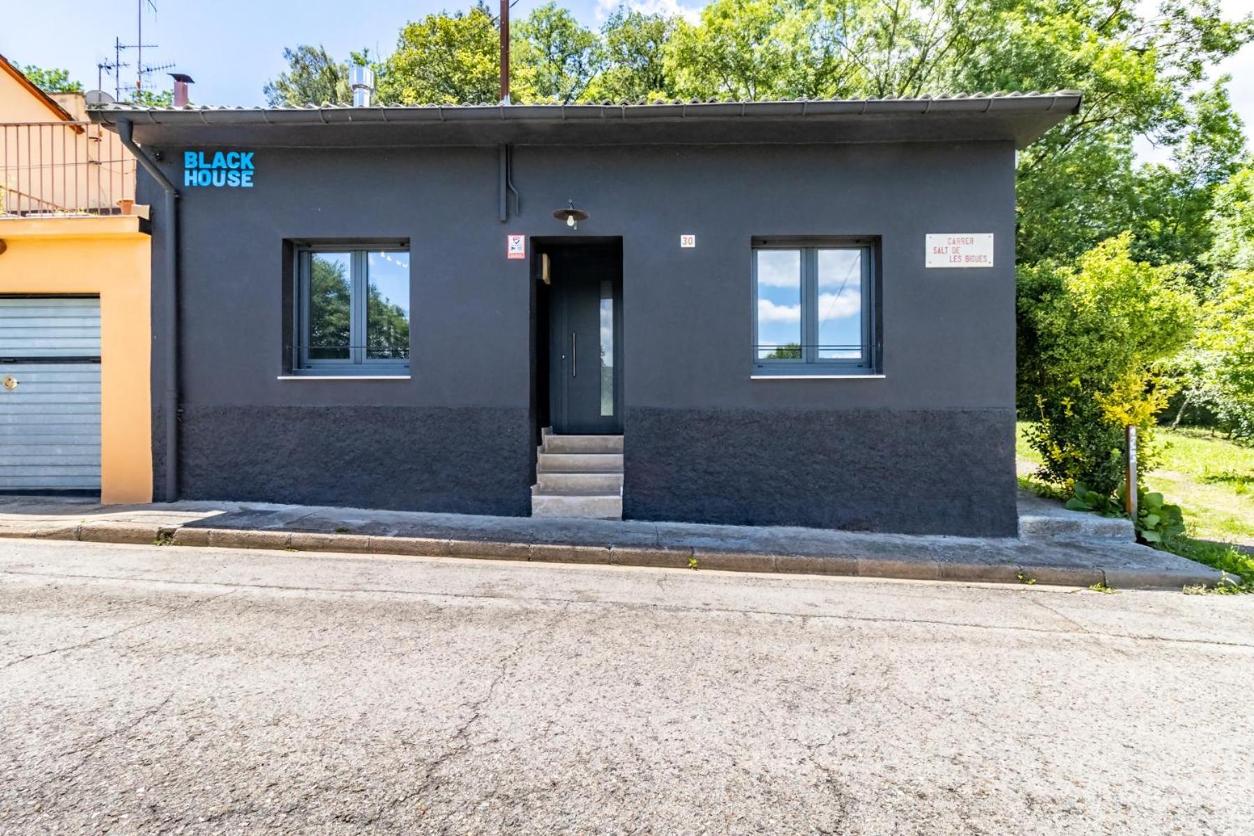 Holiday home Black House Sorprendente Casa Estilo Industrial Olot