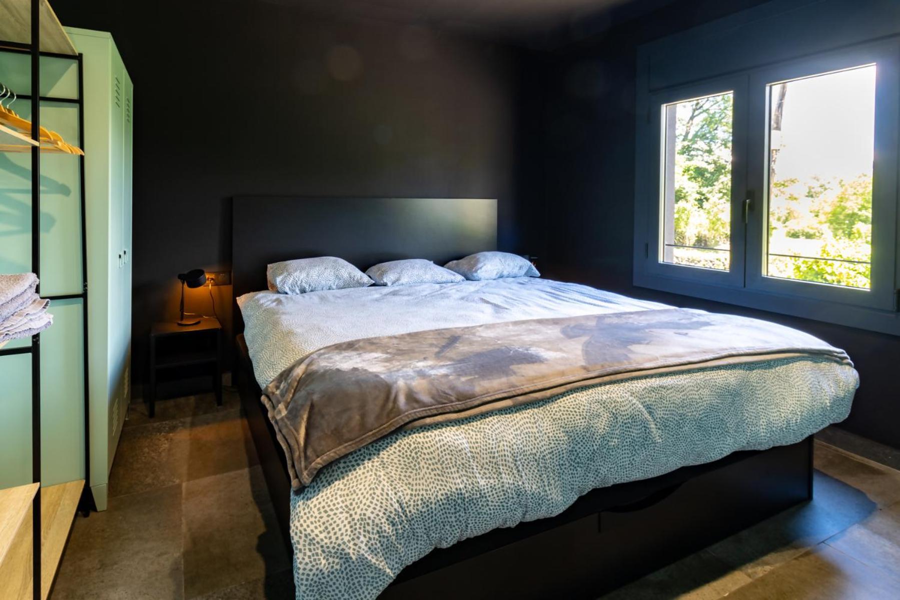 Black House Sorprendente Casa Estilo Industrial Olot