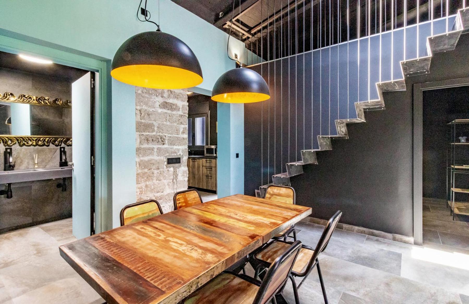 Black House Sorprendente Casa Estilo Industrial * Olot