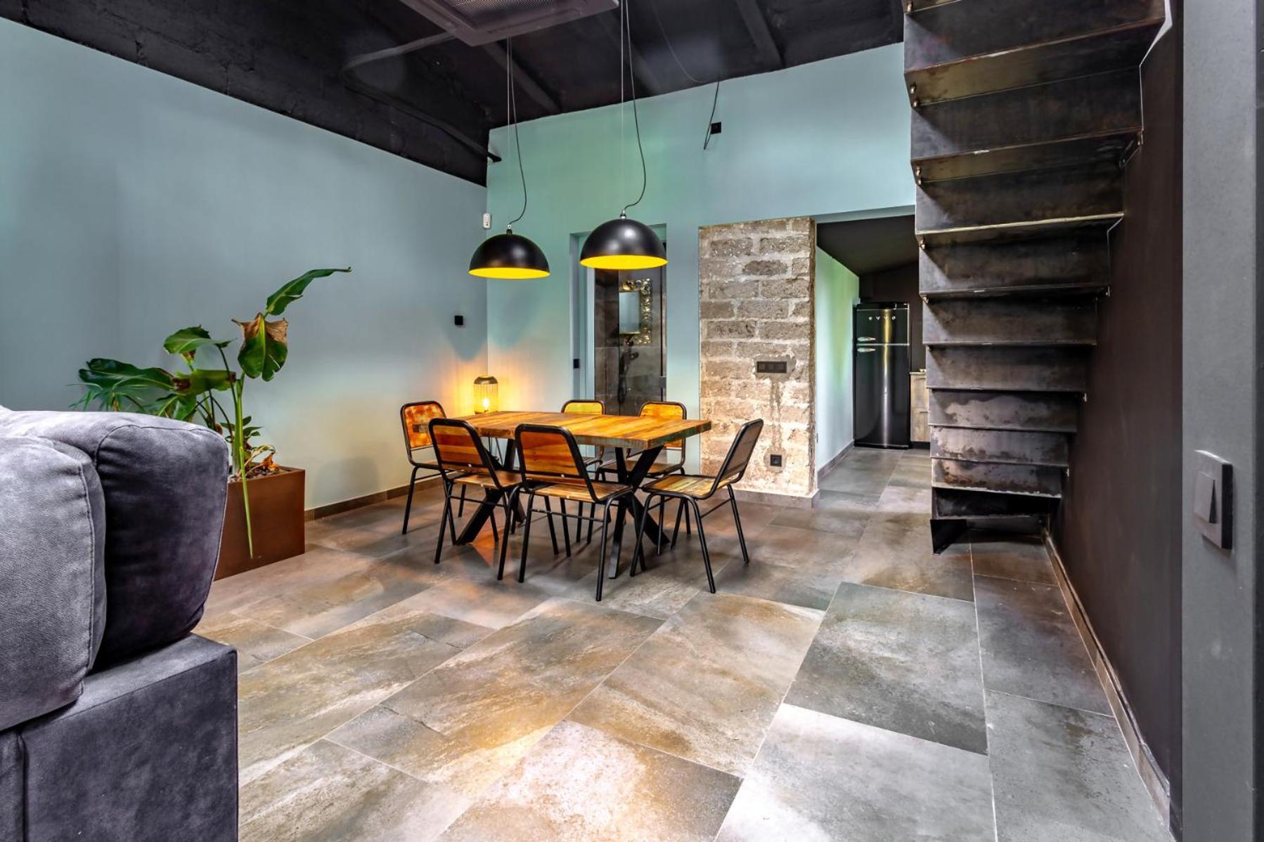 Black House Sorprendente Casa Estilo Industrial * Olot